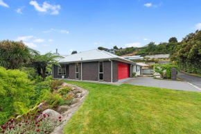 The Red Door - New Plymouth Holiday Home